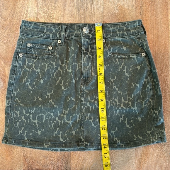 AMERICAN EAGLE • HI-RISE MINI • Size 4 - Picture 12 of 13